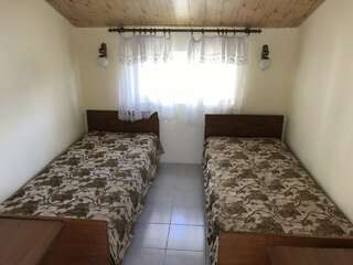 Гостевой дом У Чижика Севастополь 3-х комнатный стандарт 6-ти местный-6