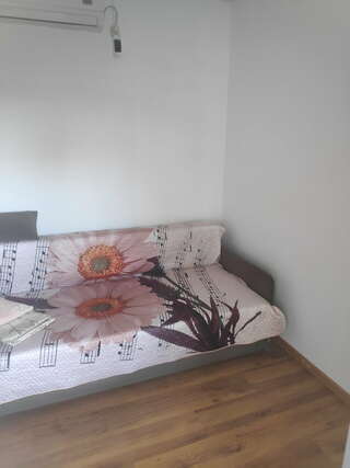 Гостевой дом У Чижика Севастополь Стандартный 2-х местный номер с диваном-4