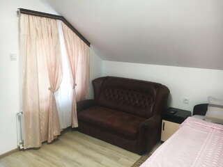 Гостевой дом У Чижика Севастополь Номер комфорт 3-х местный с мини-кухней-5