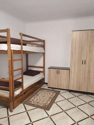 Гостевой дом У Чижика Севастополь номер комфорт 4-х местный -2