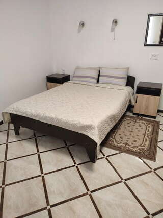 Гостевой дом У Чижика Севастополь номер комфорт 4-х местный -1